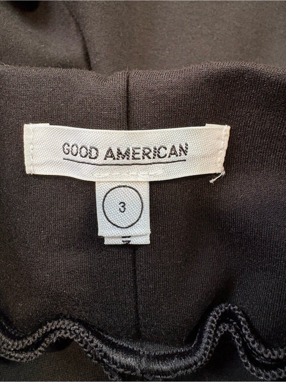 Good American Black Ponte Boss Leggings with Zipper Front Ankles. Size 3 - Picture 5 of 7